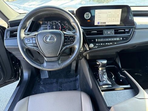 Used 2023 Lexus ES 350 w/ Accessory Package (Z1) image 18