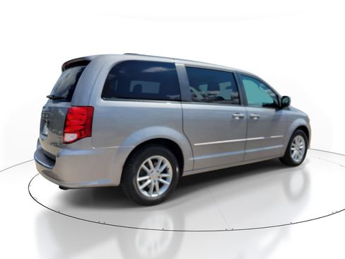 Used 2014 Dodge Grand Caravan SXT FWD image 4