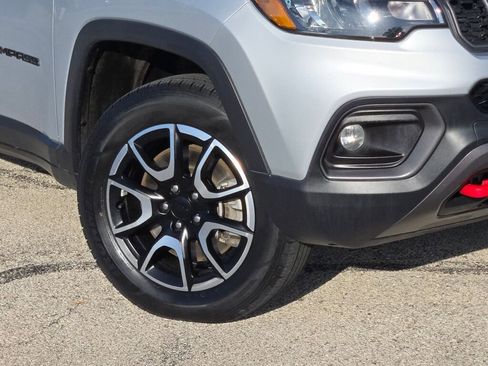 Used 2024 Jeep Compass Trailhawk AWD/4WD image 3