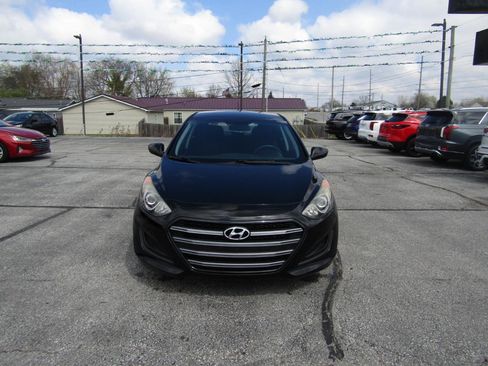 Used 2016 Hyundai Elantra GT image 2
