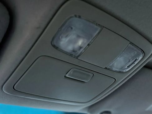 Used 2005 Toyota Camry LE image 37