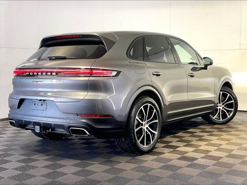 Certified 2024 Porsche Cayenne AWD/4WD image 7
