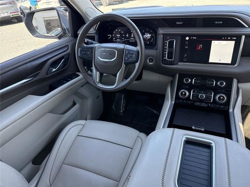 Used 2022 GMC Yukon Denali w/ Advanced Technology Package image 15