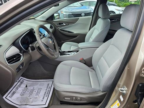 Used 2022 Chevrolet Malibu LT FWD image 11