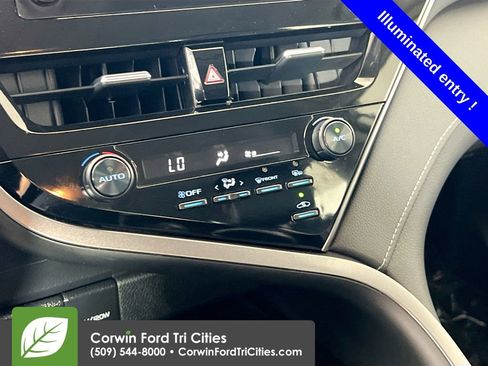 Used 2024 Toyota Camry SE FWD image 9