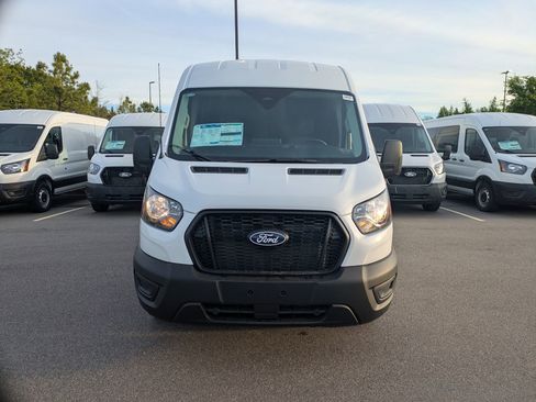 New 2026 Ford Transit 250 148 Medium Roof RWD image 8