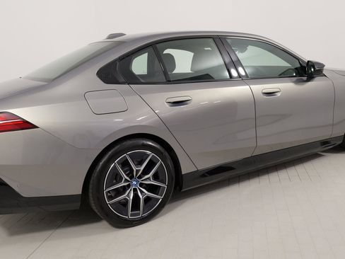 Used 2025 BMW i5 M60 image 30