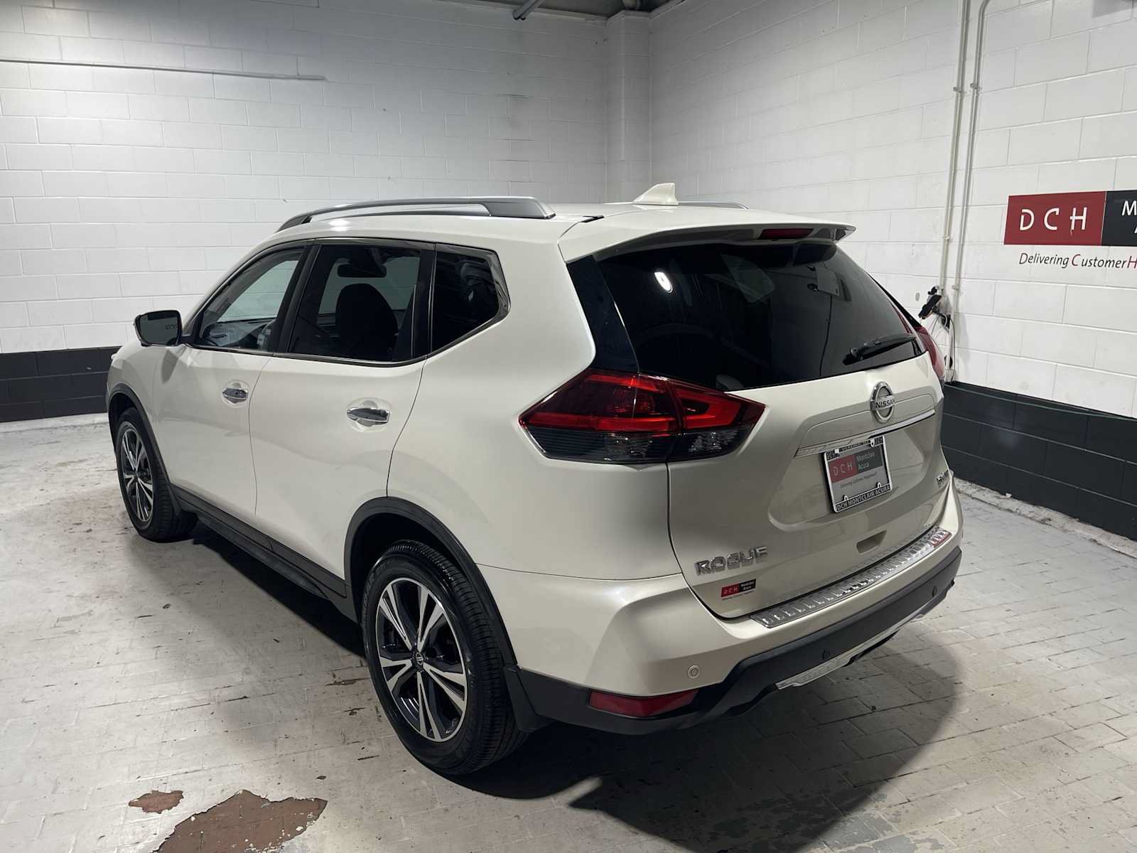 Used 2020 Nissan Rogue SV w/ Sun & Sound Touring Package AWD/4WD image 4