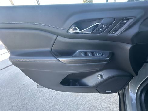 Used 2019 GMC Acadia SLT image 22