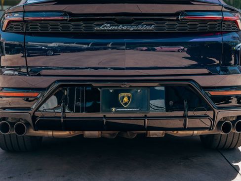 Used 2025 Lamborghini Urus SE AWD/4WD image 28