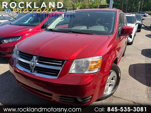 Used 2008 Dodge Grand Caravan SXT w/ Entertainment Group 2 FWD image 1
