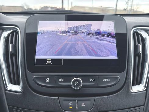 Used 2024 Chevrolet Malibu LT image 15