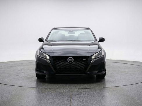 Used 2025 Nissan Altima 2.5 SV image 2