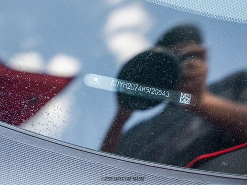 Used 2019 Chevrolet Corvette Stingray Coupe w/ Carbon Flash Badge Package image 26