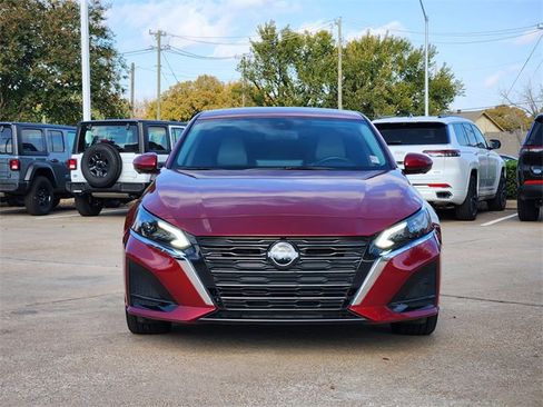 Used 2024 Nissan Altima 2.5 SL image 2