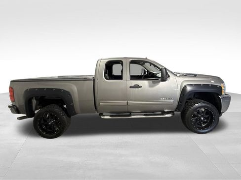 Used 2013 Chevrolet Silverado 2500 LT w/ Snow Plow Prep Package AWD/4WD image 11