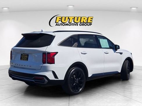 Used 2022 Kia Sorento SX image 5