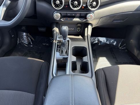 Used 2025 Nissan Sentra SV FWD image 39