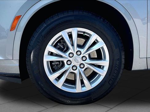Used 2025 Cadillac XT6 Luxury FWD image 11