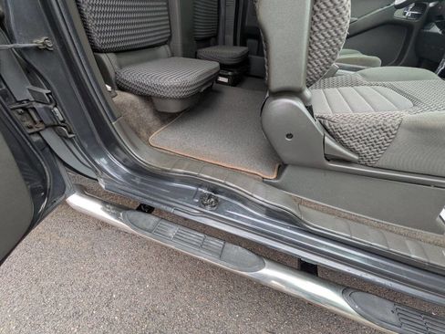 Used 2010 Nissan Frontier SE w/ SE Value Truck Pkg image 26