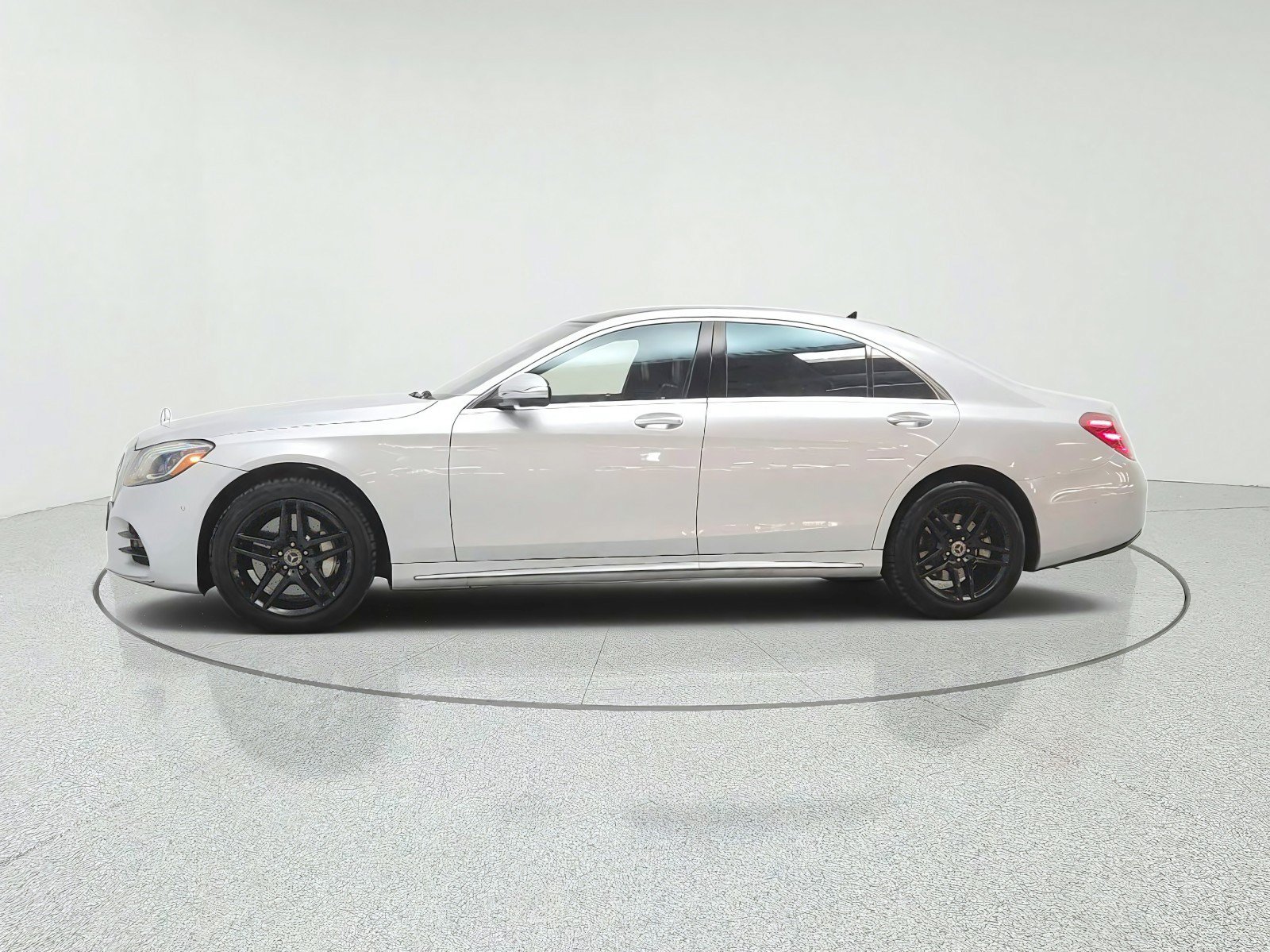 Used 2018 Mercedes-Benz S 560 Sedan image 8