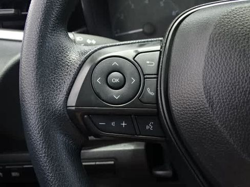 Used 2025 Toyota Corolla LE FWD image 37