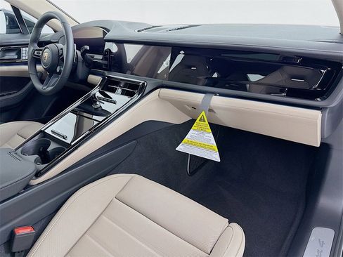 New 2026 Porsche Panamera 4 image 33