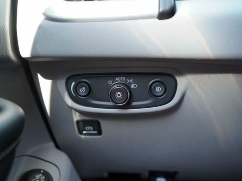 Used 2024 GMC Terrain SLT image 30