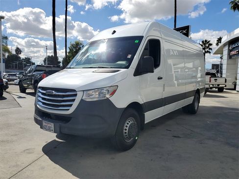 Used 2019 Freightliner Sprinter 3500 image 2