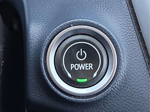 Used 2022 Chevrolet Bolt EUV Premier w/ Sun & Sound Package FWD image 21