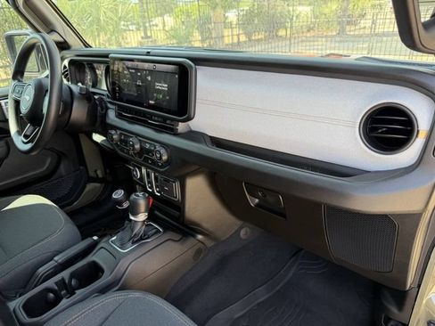 Used 2025 Jeep Wrangler Sport AWD/4WD image 24