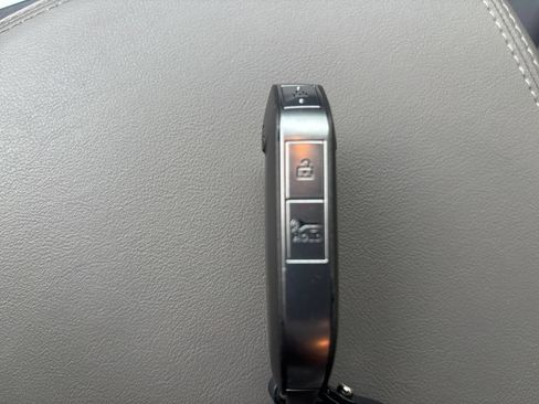 Used 2026 Kia Carnival FWD image 20