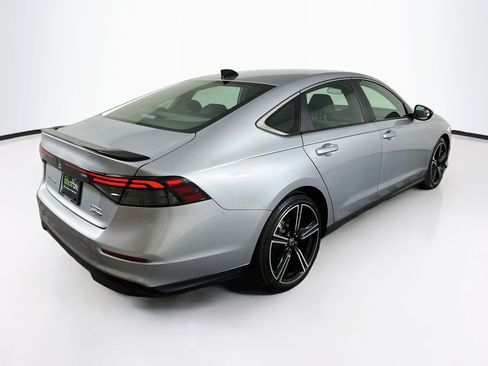 Used 2025 Honda Accord Sport image 9