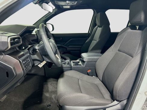 Used 2025 Toyota 4Runner SR5 AWD/4WD image 17