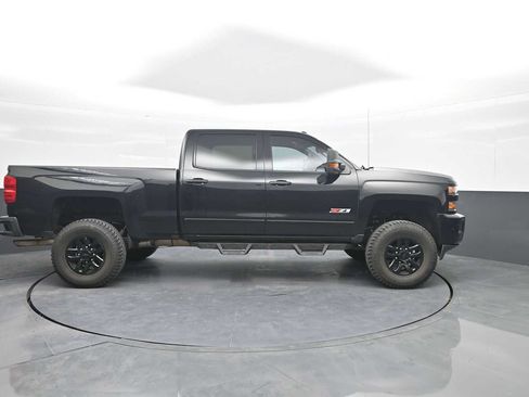 Used 2016 Chevrolet Silverado 2500 LT w/ Midnight Edition AWD/4WD image 9