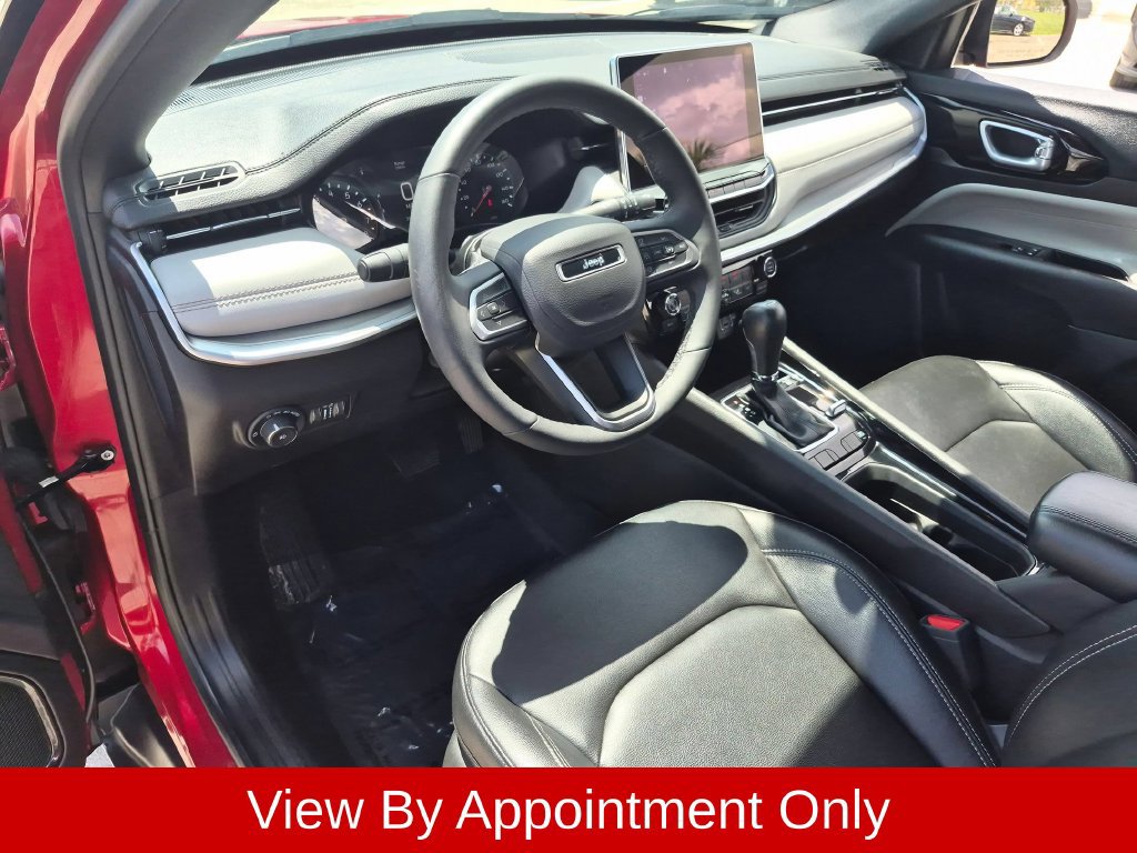 Used 2025 Jeep Compass Limited AWD/4WD image 11