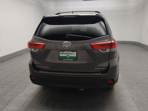 Used 2019 Toyota Highlander XLE AWD/4WD image 7