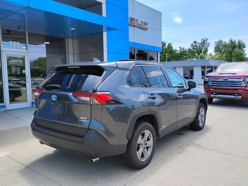 Used 2024 Toyota RAV4 XLE AWD/4WD image 7