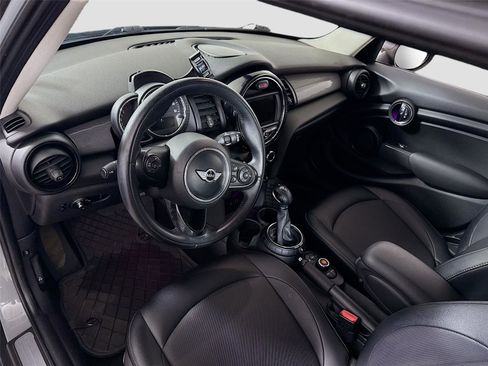 Used 2016 MINI Cooper 4-Door Hardtop image 3