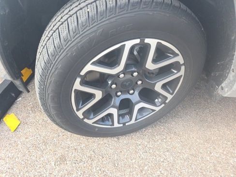 Used 2025 RAM 1500 Laramie image 10