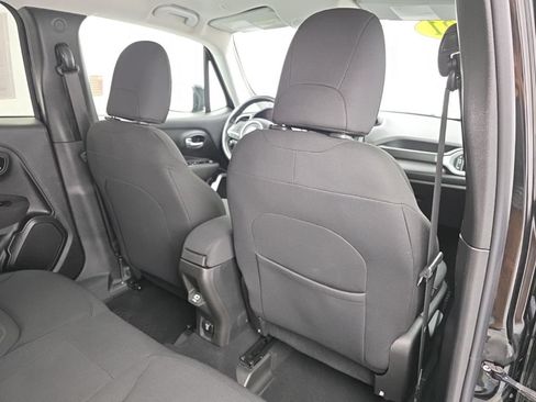 Used 2021 Jeep Renegade Latitude w/ Convenience Group AWD/4WD image 38
