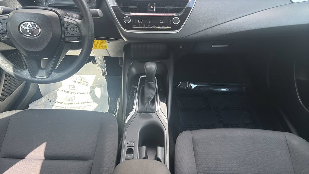 Used 2025 Toyota Corolla LE FWD image 18