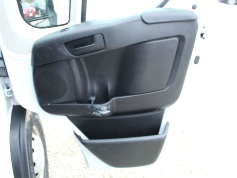 Used 2019 RAM ProMaster 2500 w/ Interior Convenience Group image 16