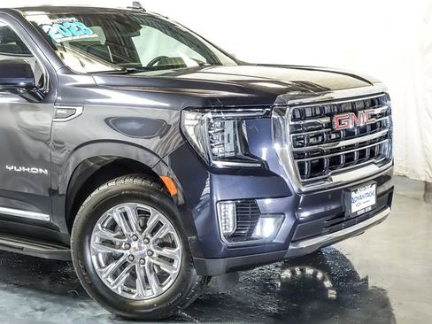 Certified 2023 GMC Yukon XL SLT w/ SLT Luxury Package image 3