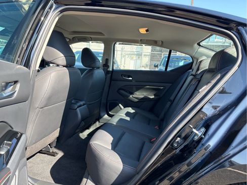 Used 2024 Nissan Altima 2.5 SR w/ SR Premium Package image 10