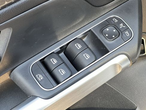 New 2026 Mercedes-Benz GLB 250 4MATIC image 13