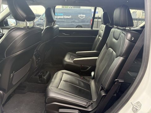 Certified 2023 Jeep Grand Cherokee L Limited w/ Black Appearance Package image 13