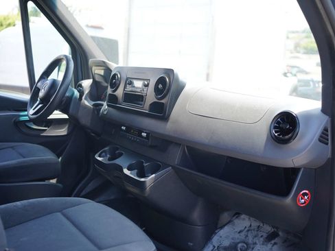 Used 2019 Mercedes-Benz Sprinter 170 image 11