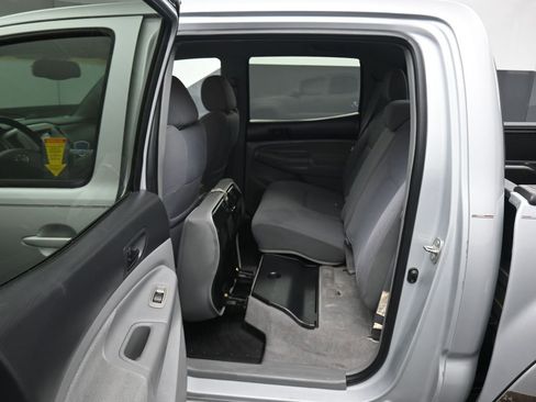 Used 2005 Toyota Tacoma PreRunner RWD image 28