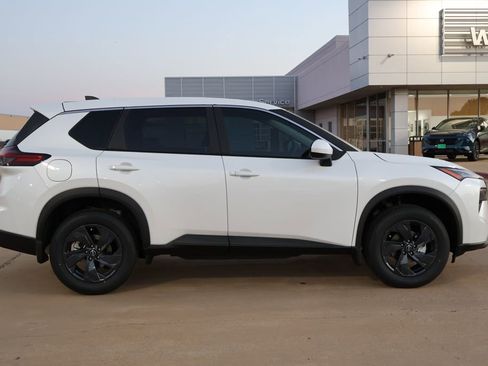 New 2026 Nissan Rogue SV image 5